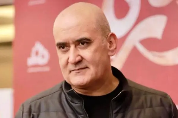 عکس شوکه کننده از کودکی بازیگر بدجنس سریال داریوش / قصابیان رو اینجوری ندیده بودید !