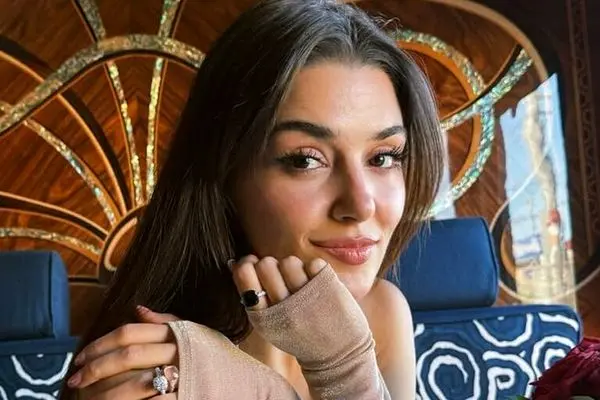 بوت های زیبای هانده ارچل در خیابان های پاریس (عکس)