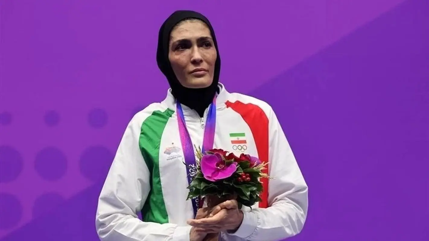 دکوراسیون لوکس منزل الهه منصوریان با الهام از شاهنامه فردوسی و آثار هنری دل‌انگیز