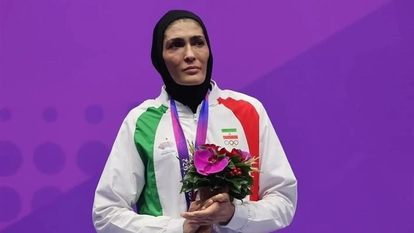 دکوراسیون لوکس منزل الهه منصوریان با الهام از شاهنامه فردوسی و آثار هنری دل‌انگیز