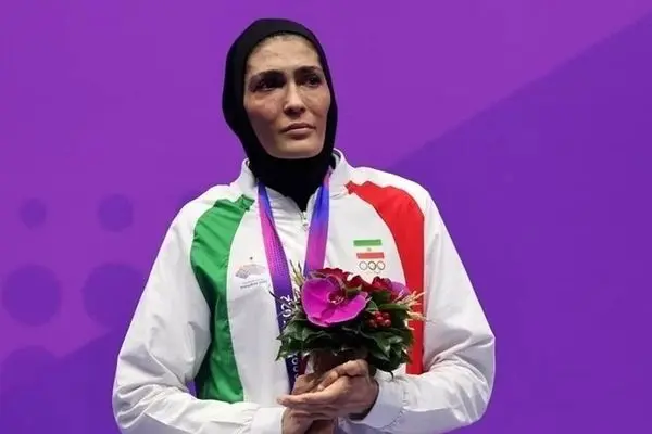 دکوراسیون لوکس منزل الهه منصوریان با الهام از شاهنامه فردوسی و آثار هنری دل‌انگیز