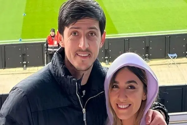 دختر سردار آزمون با تیپی جذاب در لوکیشن لاکچری؛ همه محو ژستش شدند! 