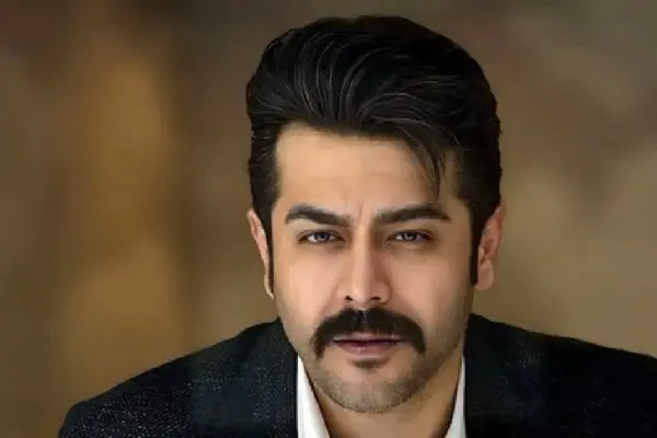 عکس دیده نشده از تازه داماد سینما در کنار مسعود کیمیایی