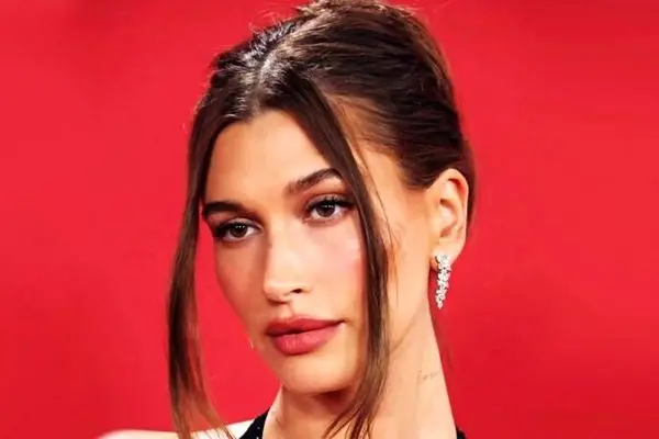 هیلی بیبر در تولد 29 سالگی اینگونه استایل کرد (عکس)