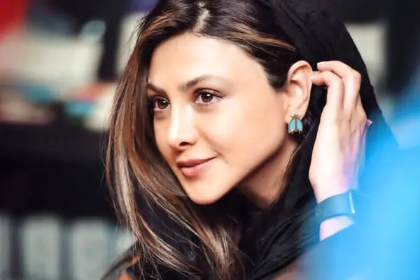 تصاویر جذاب از تیپ شیک بازیگران در مراسم خصوصی «بچه مردم»