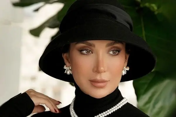 چهره مسحورکننده مینا مختاری، همسر بهرام رادان در تیپ هندی