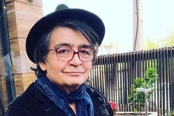 عکس کودکی بازیگری که جنتلمن به دنیا آمد / مادری که آرزوی روحانیت داشت