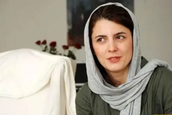 نگاهی به خانه مجلل لیلا حاتمی؛ کتابخانه پر از کتاب و مبلمان سفید