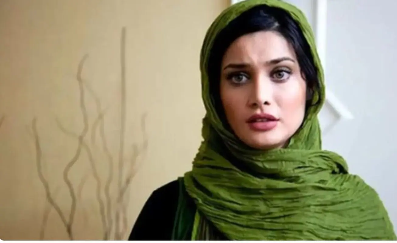 تیپ ساحلی تینا آخوندتبار در خارج از کشور (عکس)