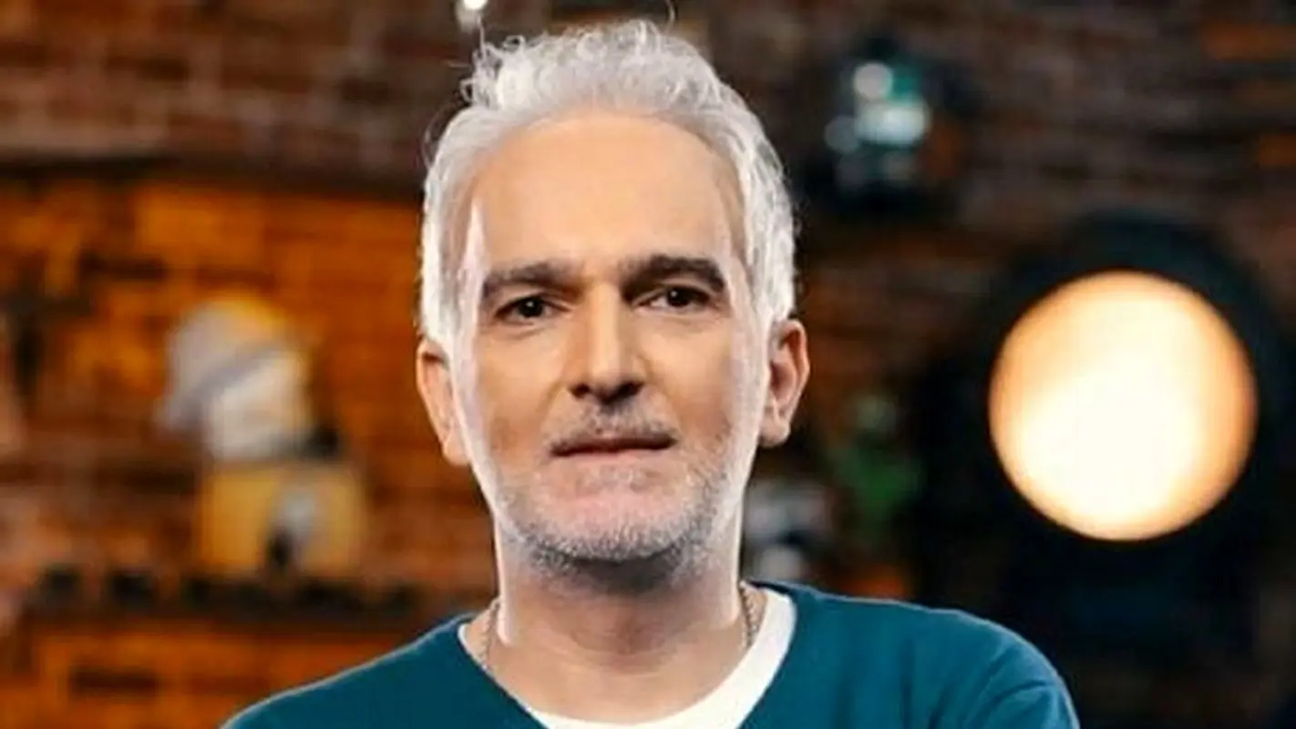 وقتی بیژن بنفشه‌خواه با استایل دهه شصتی‌اش غوغا کرد/ این زن جوان کیست؟ 