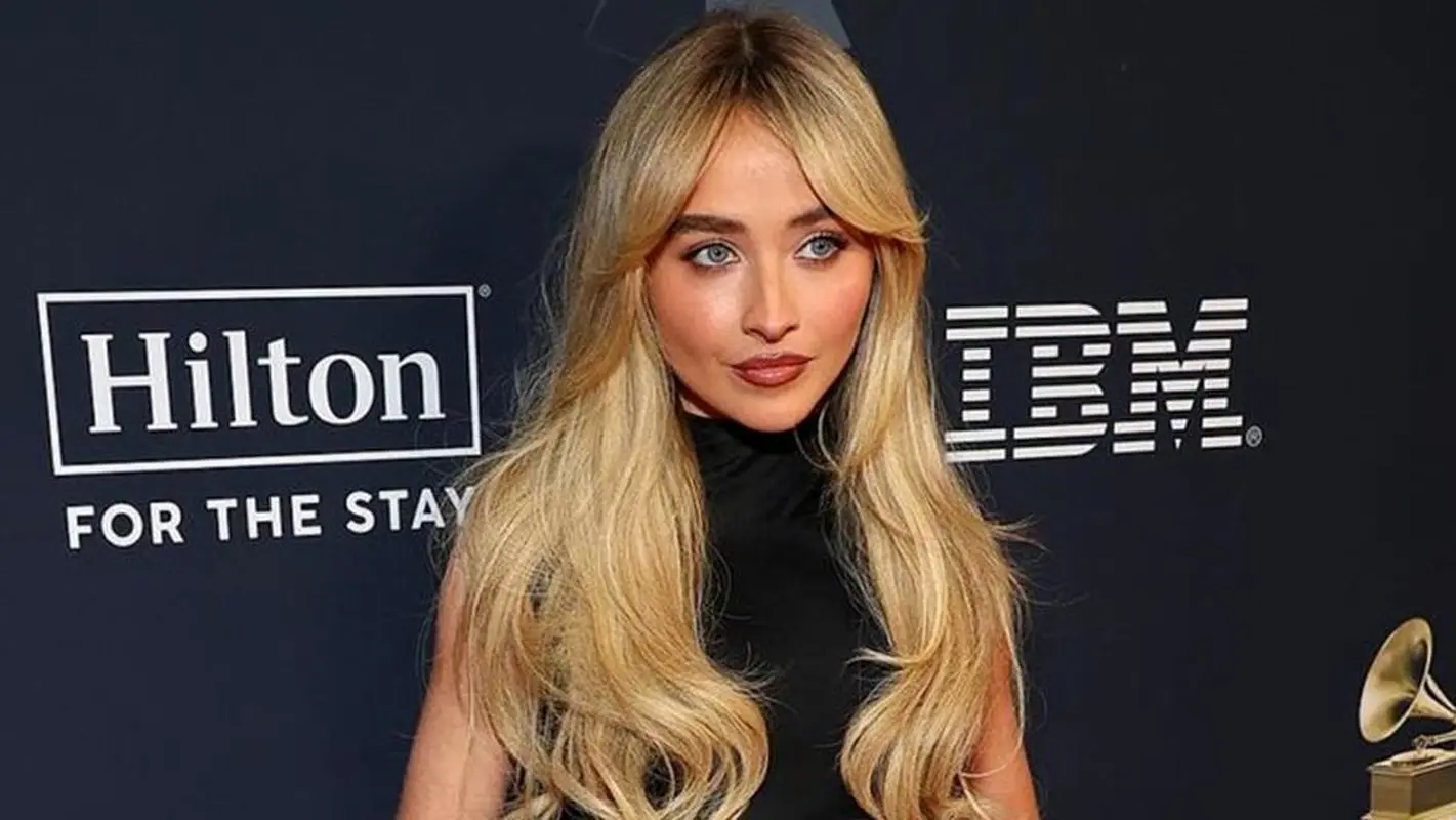 پاییز نیویورک با ظرافت استایل سابرینا کارپنتر جذابتر شد!