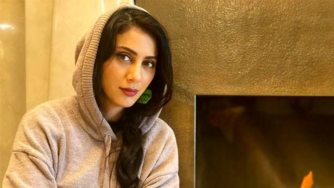 لباس عروس مونا فرجاد چه داستانی پشت پرده داشت؟! او مجرد است!