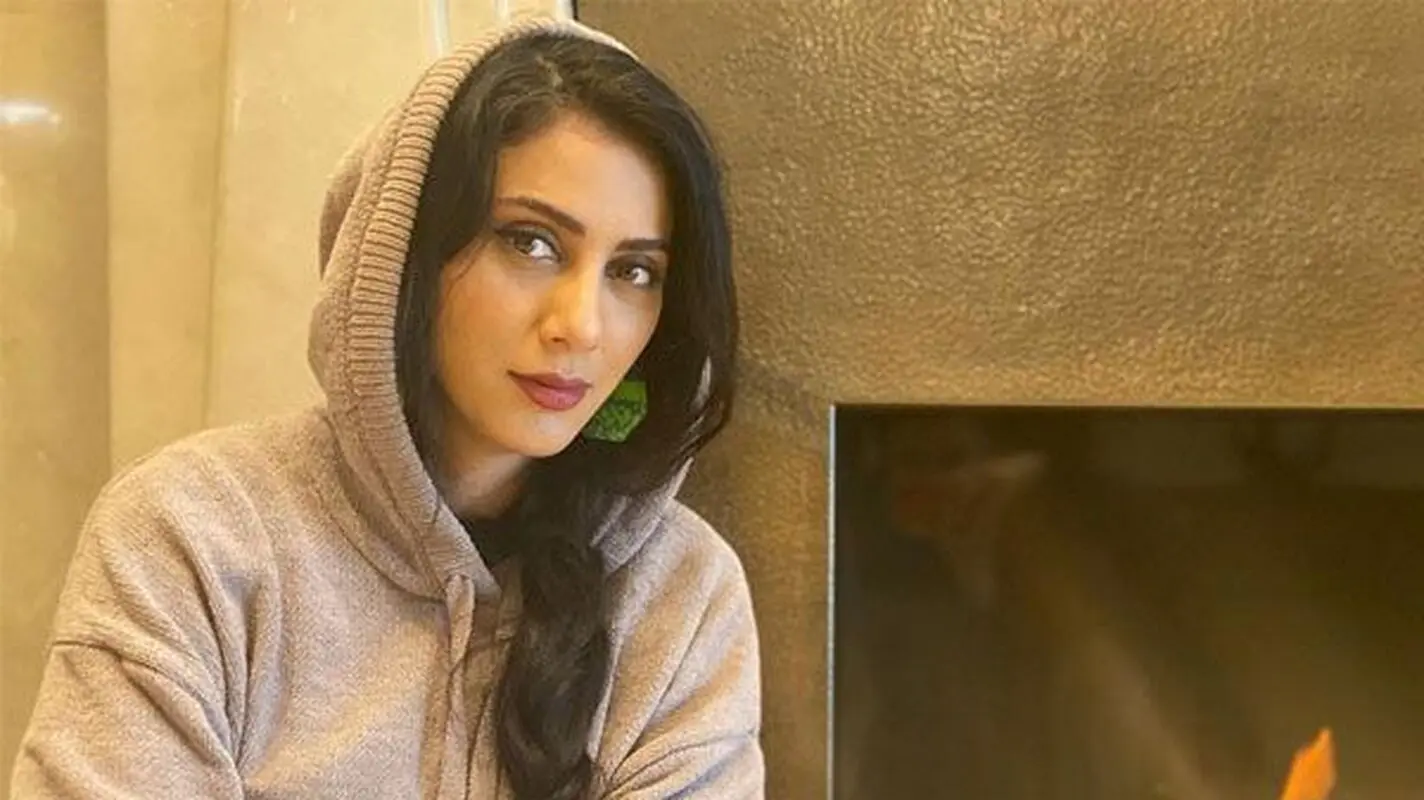 لباس عروس مونا فرجاد چه داستانی پشت پرده داشت؟! او مجرد است!