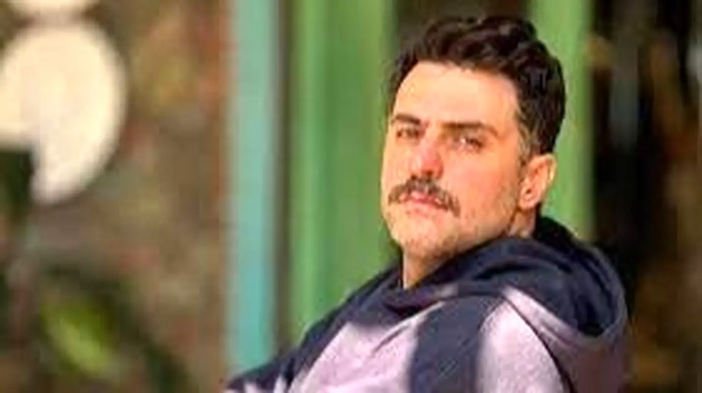 عکس لورفته از کودکی علی ضیا/ چشم رنگی عاشق پستونک !