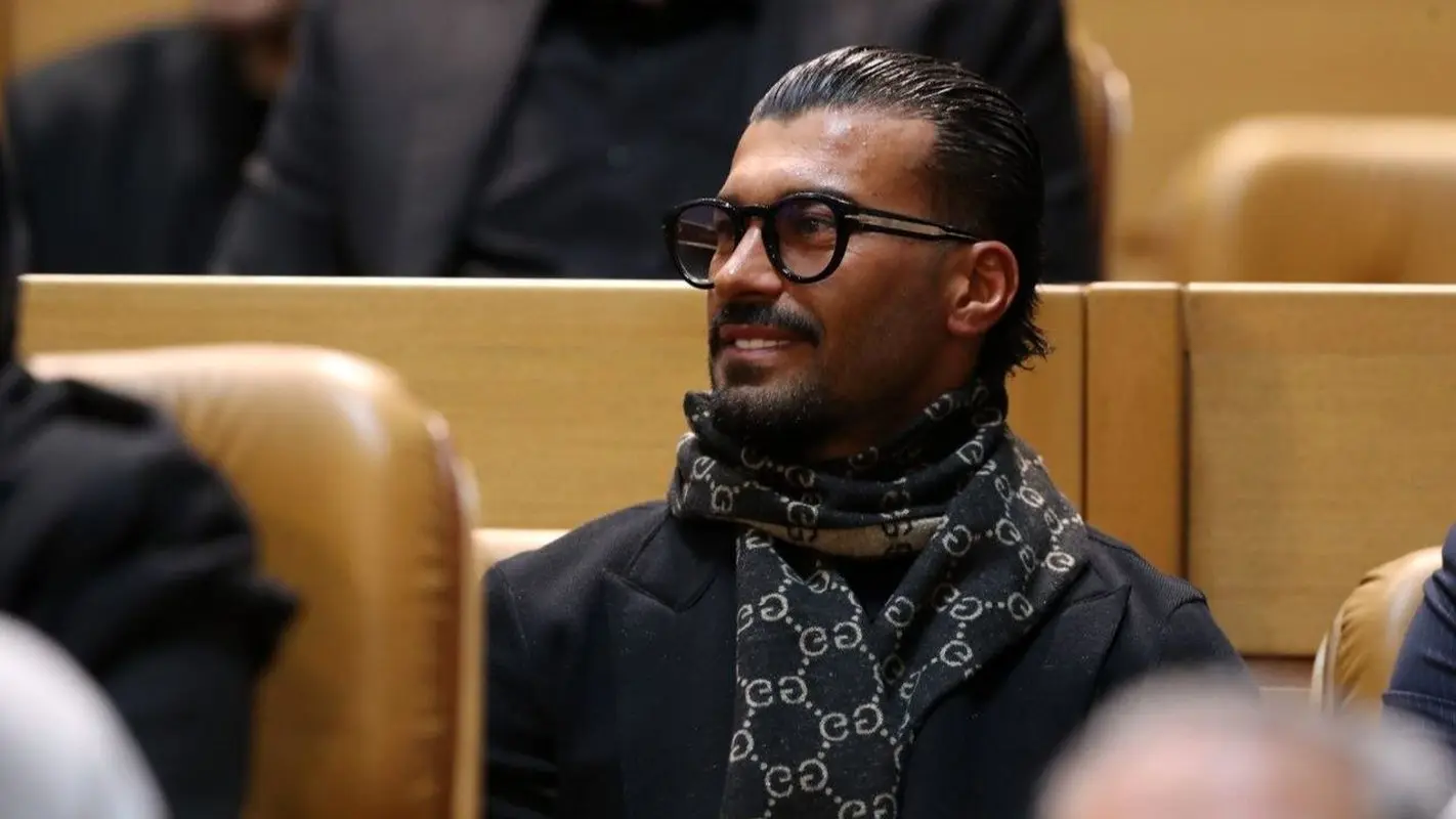 عکسی که همه را شوکه کرد؛ سلفی خیره‌کننده رامین رضاییان با خانم‌های هندبال!