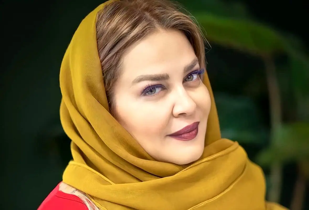 جنجال جدید بهاره رهنما در آمریکا / خانم بازیگر در کنار طلاگلزار و مادرش! + عکس