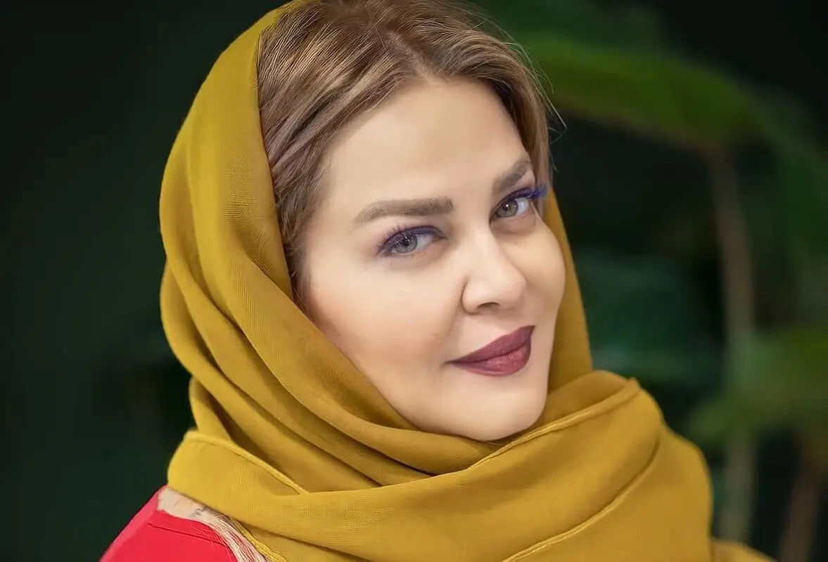 جنجال جدید بهاره رهنما در آمریکا / خانم بازیگر در کنار طلاگلزار و مادرش! + عکس