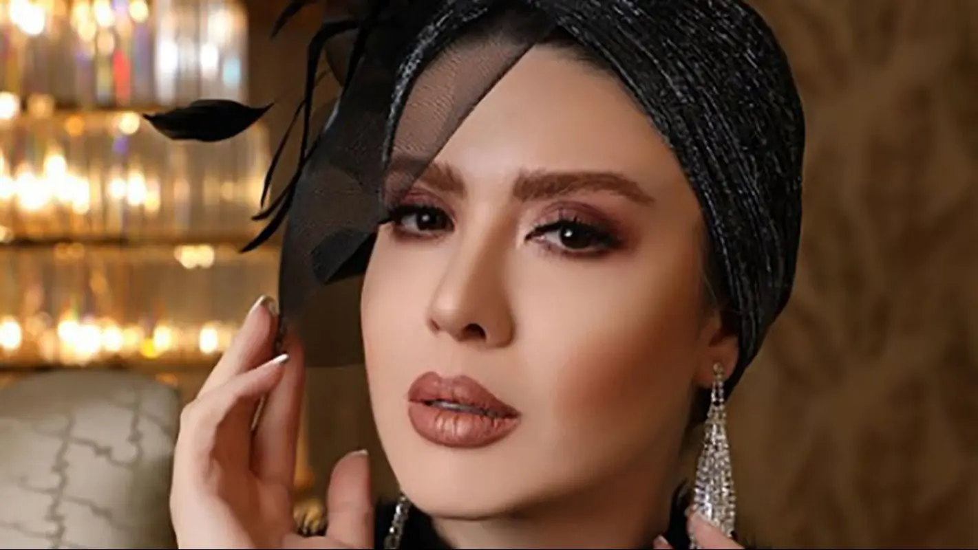اولین عکس از پدر و مادر نازنین کریمی / شیک و متفاوت مثل خانم بازیگر !