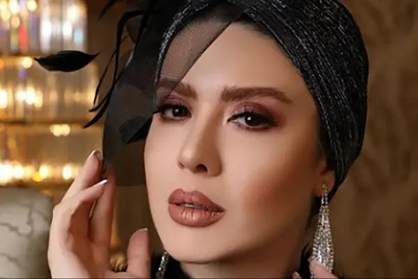 اولین عکس از پدر و مادر نازنین کریمی / شیک و متفاوت مثل خانم بازیگر !
