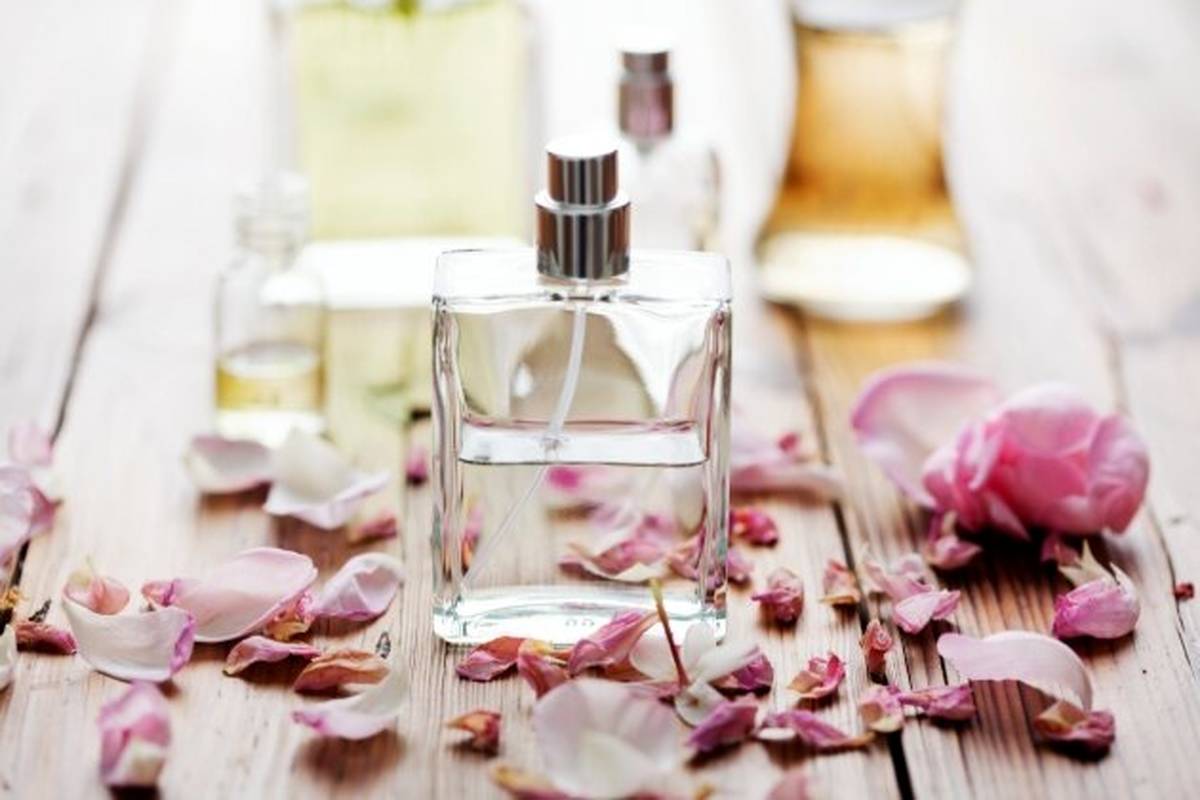 آیا بوی عطر روزه را باطل می کند؟ 