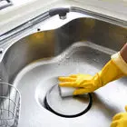 ۵ ترفند خانگی برق انداختن سینک ظرفشویی: درخشش آشپزخانه با مواد ساده