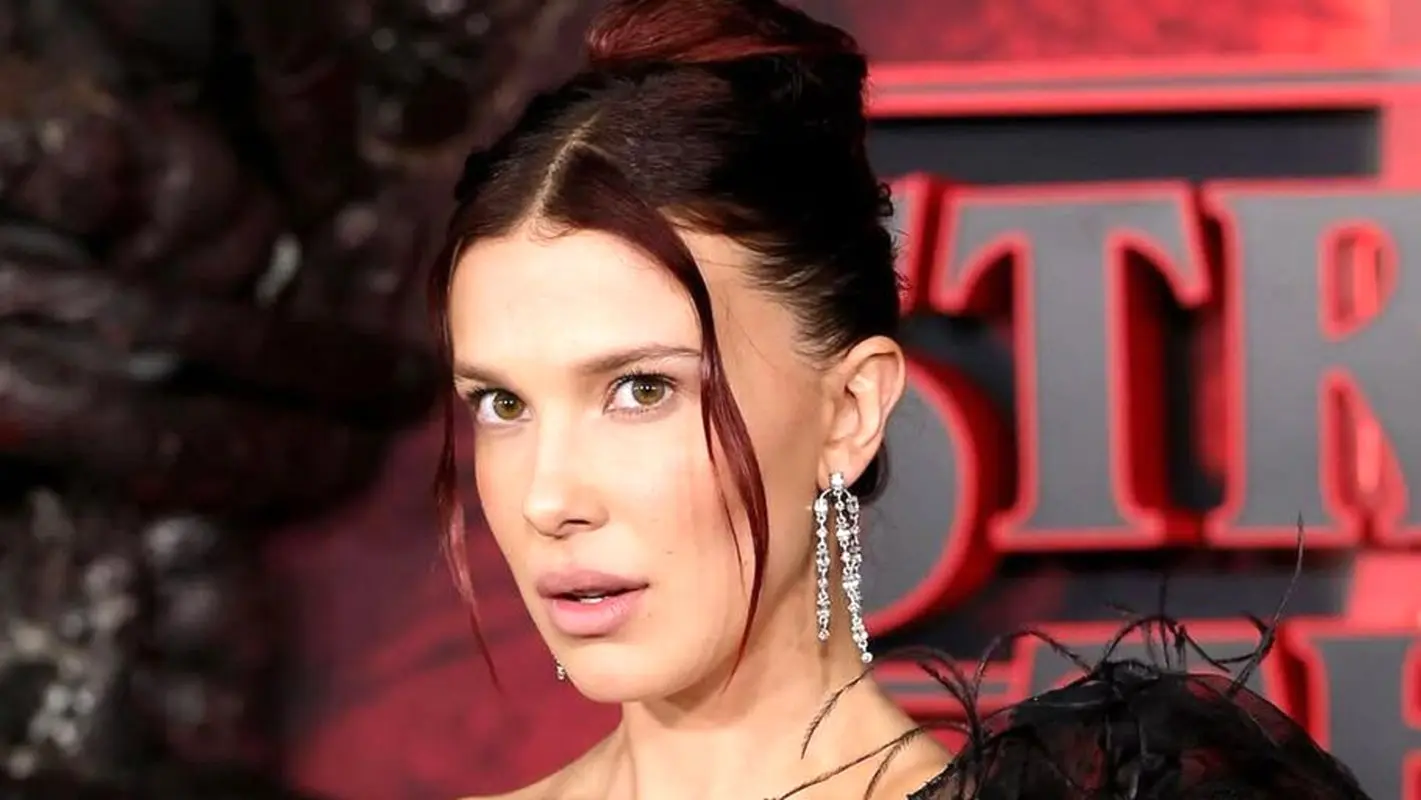 استایل راحت بازیگر مشهور با همسر و فرزندش (عکس)