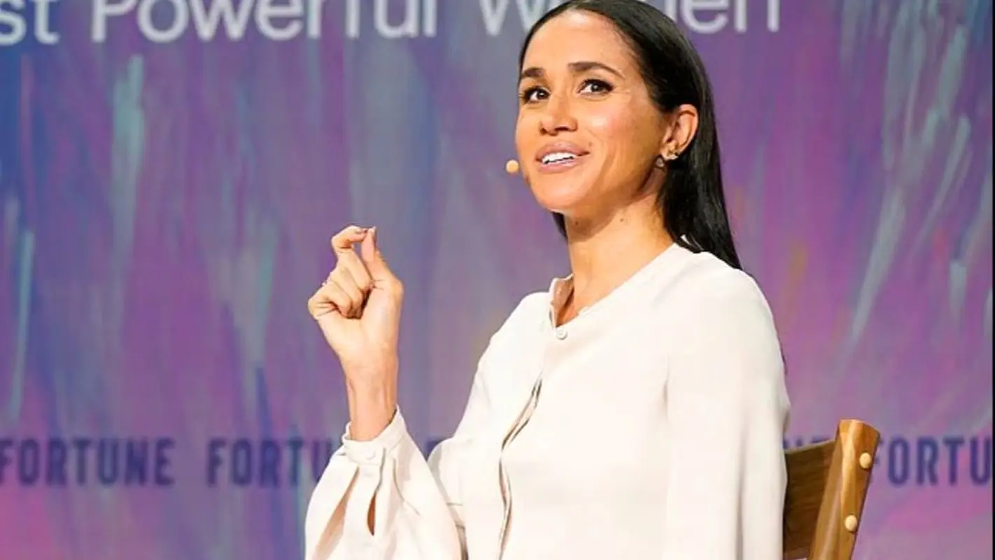 استایل جدید مگان مارکل در روزی که بی حوصله بود / باز هم یک عکس ناواضح دیگر از بچه ها!