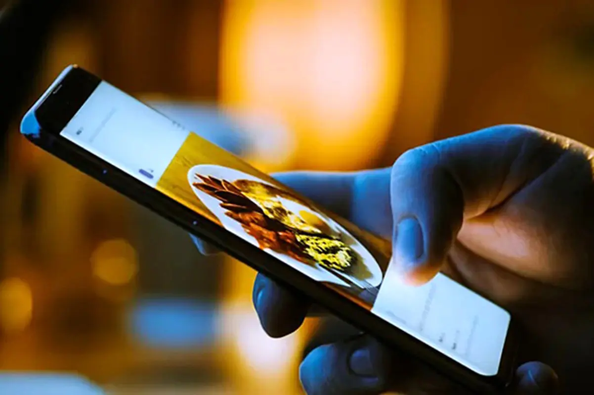 آیا شبکه‌های مجازی بر عادات غذایی ما تاثیر می‌گذارند؟