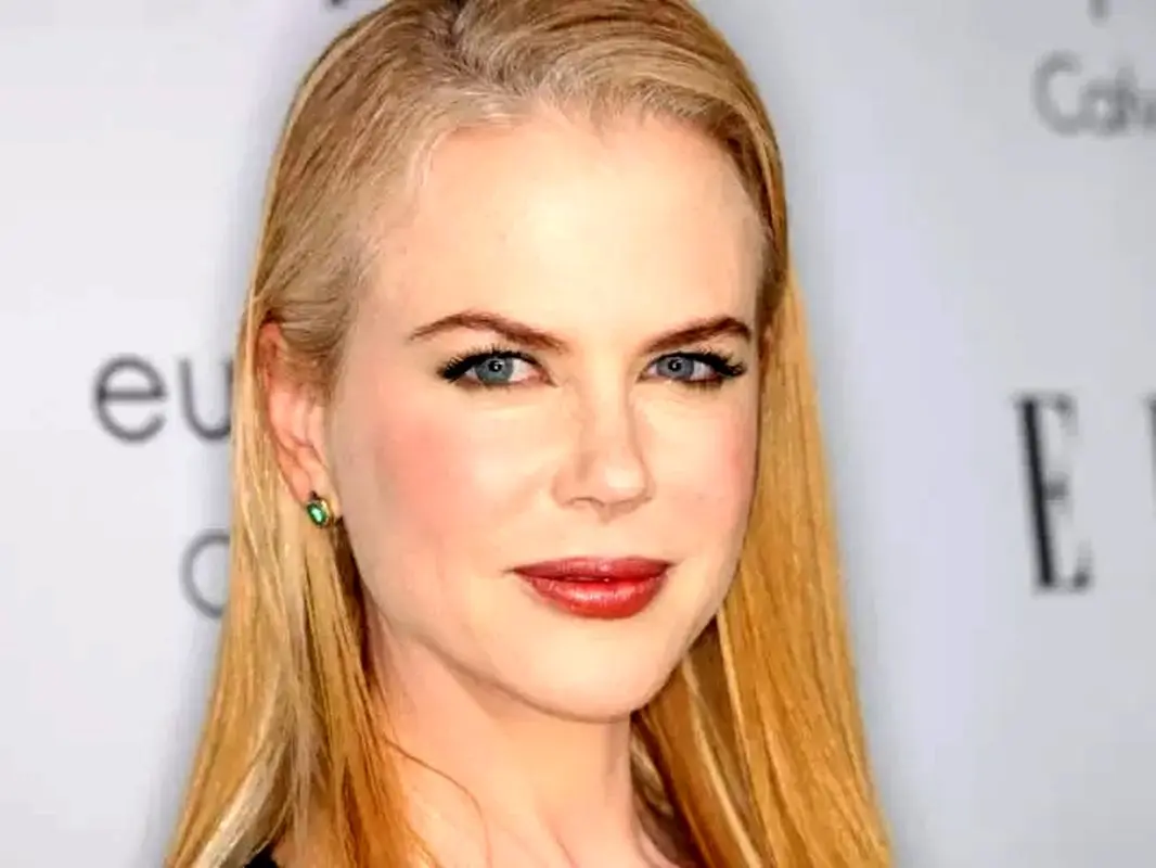 برای پلک افتاده، ابرو رو چه مدلی برداریم/مدل ابرو برای پلک افتاده