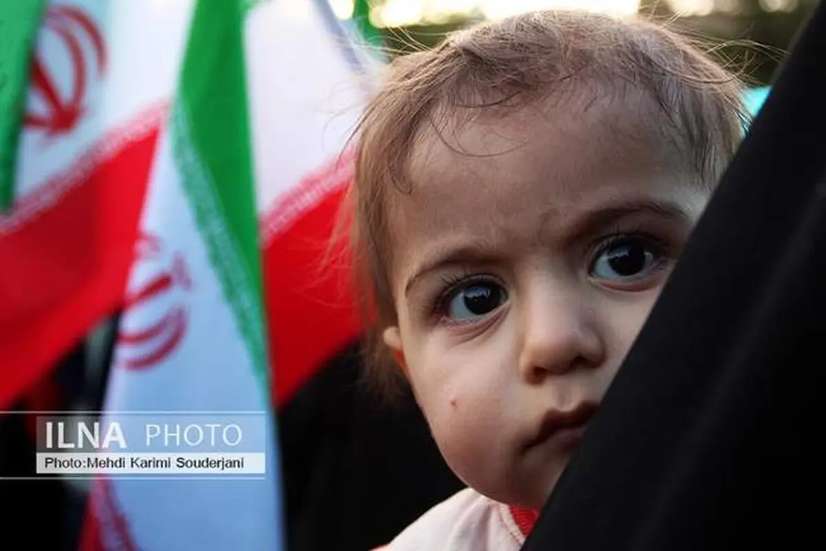 تصاویر جالب از راهپیمایی کودکان علیه جنایات آمریکا در اصفهان