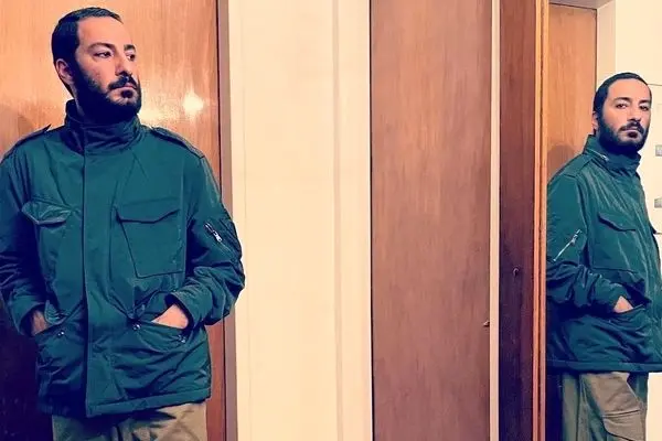 نوید محمدزاده با ظاهری متفاوت در فضای قدیمی + عکس خاص