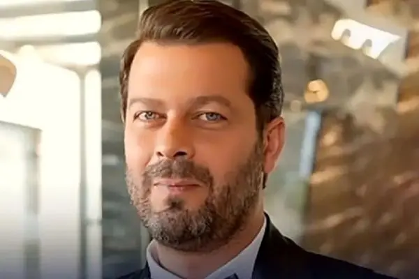 پشت پرده دورهمی صمیمانه پژمان بازغی با بازیگران زن در کیش!