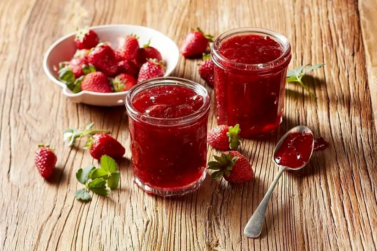 آموزش تهیه مربای توت فرنگی با یک روش ویژه