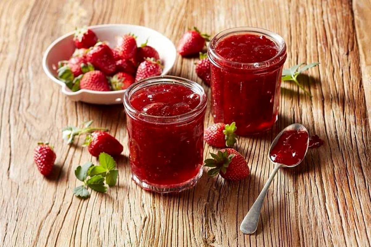 آموزش تهیه مربای توت فرنگی با یک روش ویژه