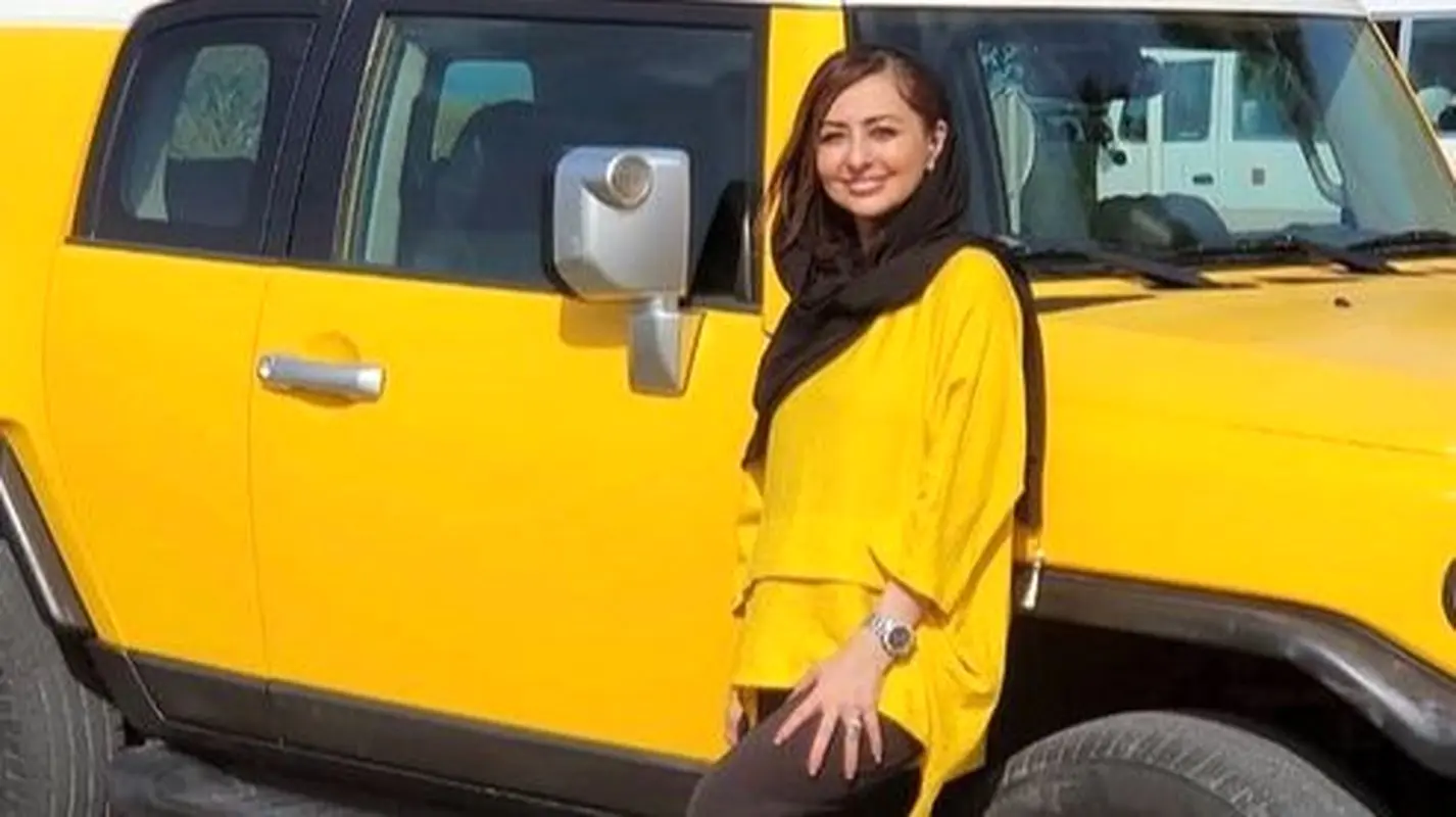 ماشین میلیاردی و زرد لوکس دبی؛ نفیسه روشن انگشتبهدهان ماند!