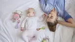علت بیدار شدن نوزاد هر یک ساعت؛ چرا خواب نوزاد تکه‌تکه می‌شود؟