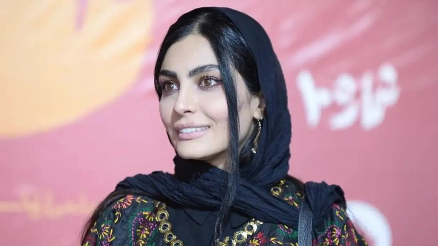 تغییر استایل و چهره صحرا اسداللهی بازیگر سرشناس ایرانی / بدون روسری و بدن نما !