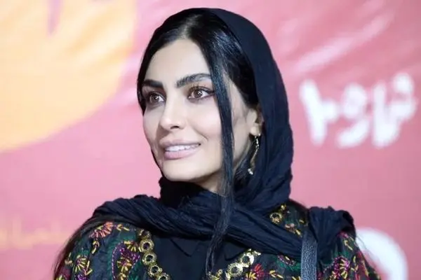 تغییر استایل و چهره صحرا اسداللهی بازیگر سرشناس ایرانی / بدون روسری و بدن نما !