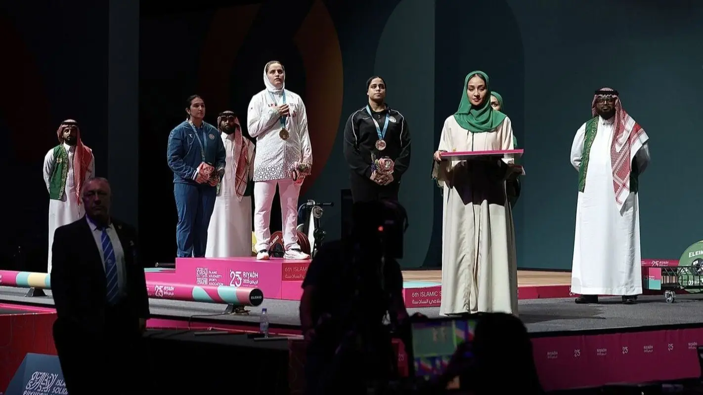 دختر طلایی ورزش ایران به چه کسی کنایه زد؟ / خودم درس میخوانم و خانم دکتر میشوم!