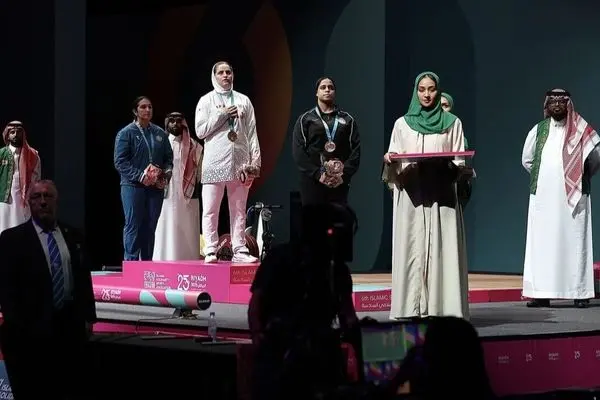 دختر طلایی ورزش ایران به چه کسی کنایه زد؟ / خودم درس میخوانم و خانم دکتر میشوم!