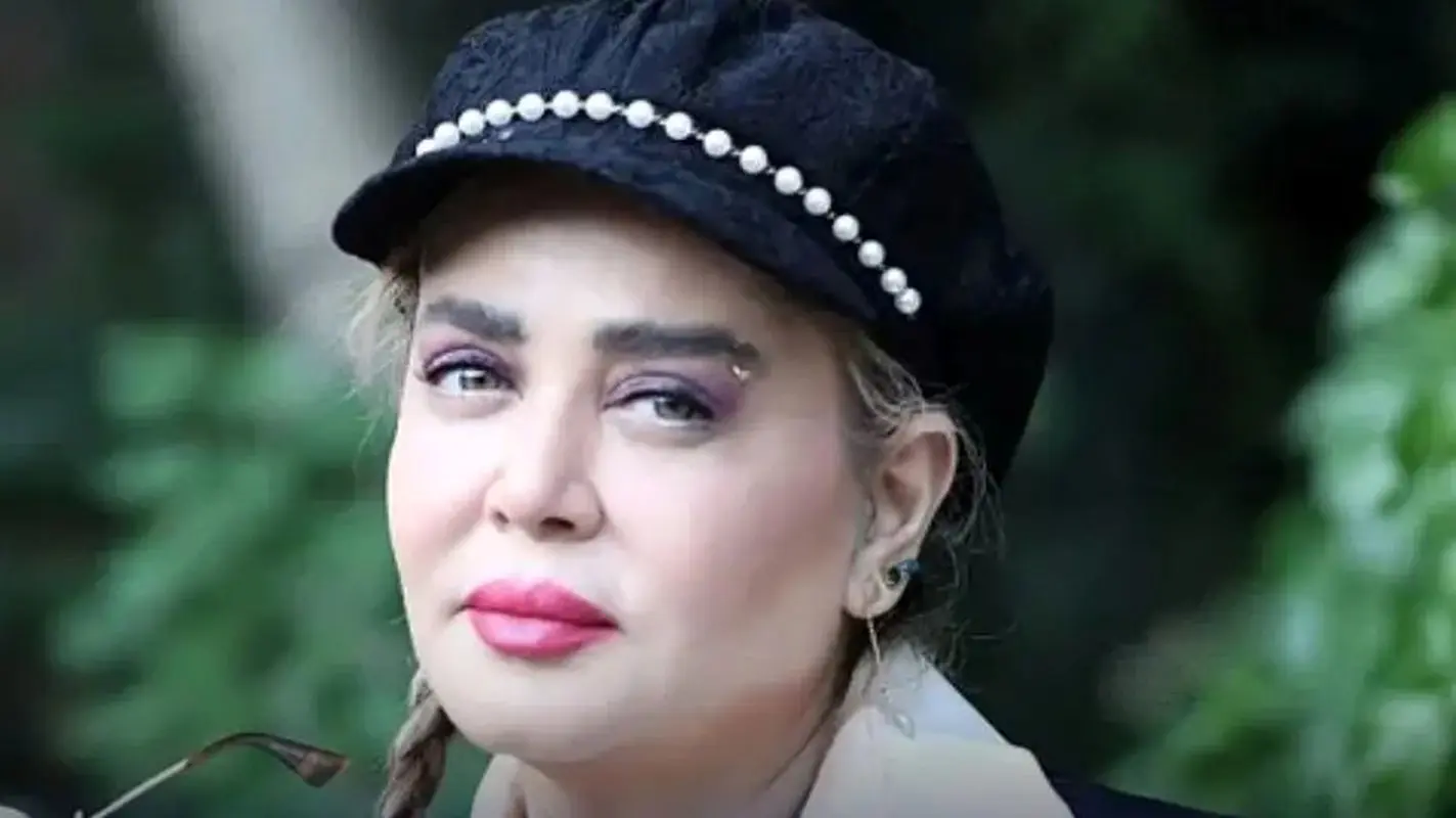 استایل عجیب و جنجالی بهاره رهنما با کلاه خلبانی و بی‌روسری