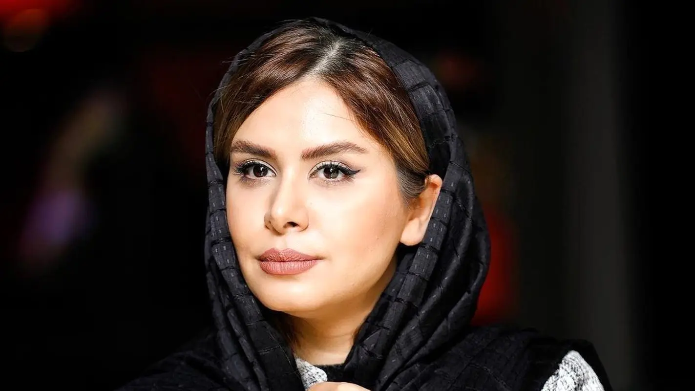 نجمه جودکی: سلفی فیلتر دار جذاب در خودروی شیک و لاکچری