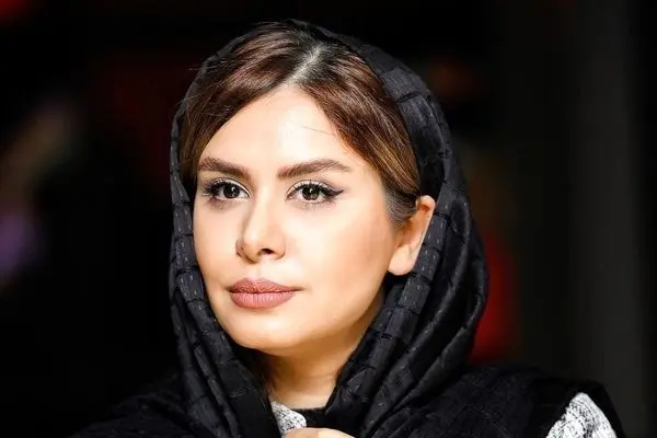 نجمه جودکی: سلفی فیلتر دار جذاب در خودروی شیک و لاکچری