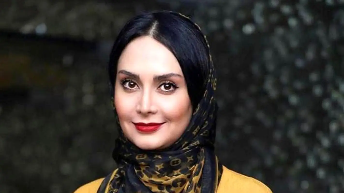 عکس متفاوت مریم خدارحمی در کنار سنگهای رمزآلود اهورامزدا