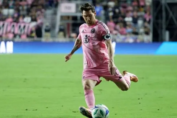 جنجال های بی پایان بادیگاردهای مسی (عکس)