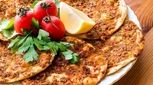 طرز تهیه لاهماجون پیتزای خوشمزه و اصیل ترکیه ای