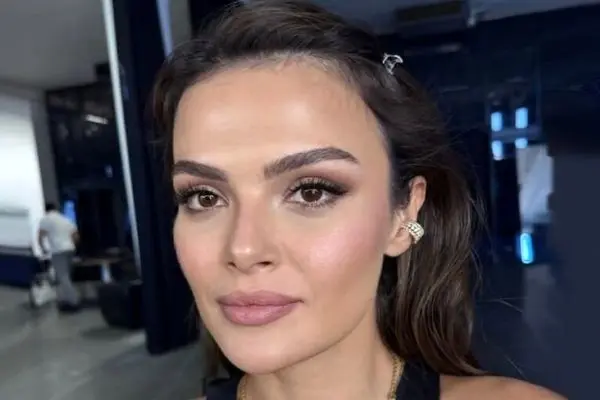 آلیای شهر دور همچنان با استایل هایش جلب توجه می کند (عکس)