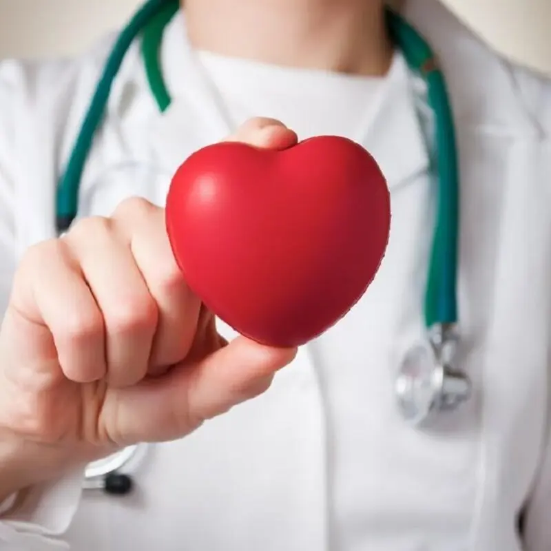 تپش قلب چیست؟ علل و راهکارهای درمان