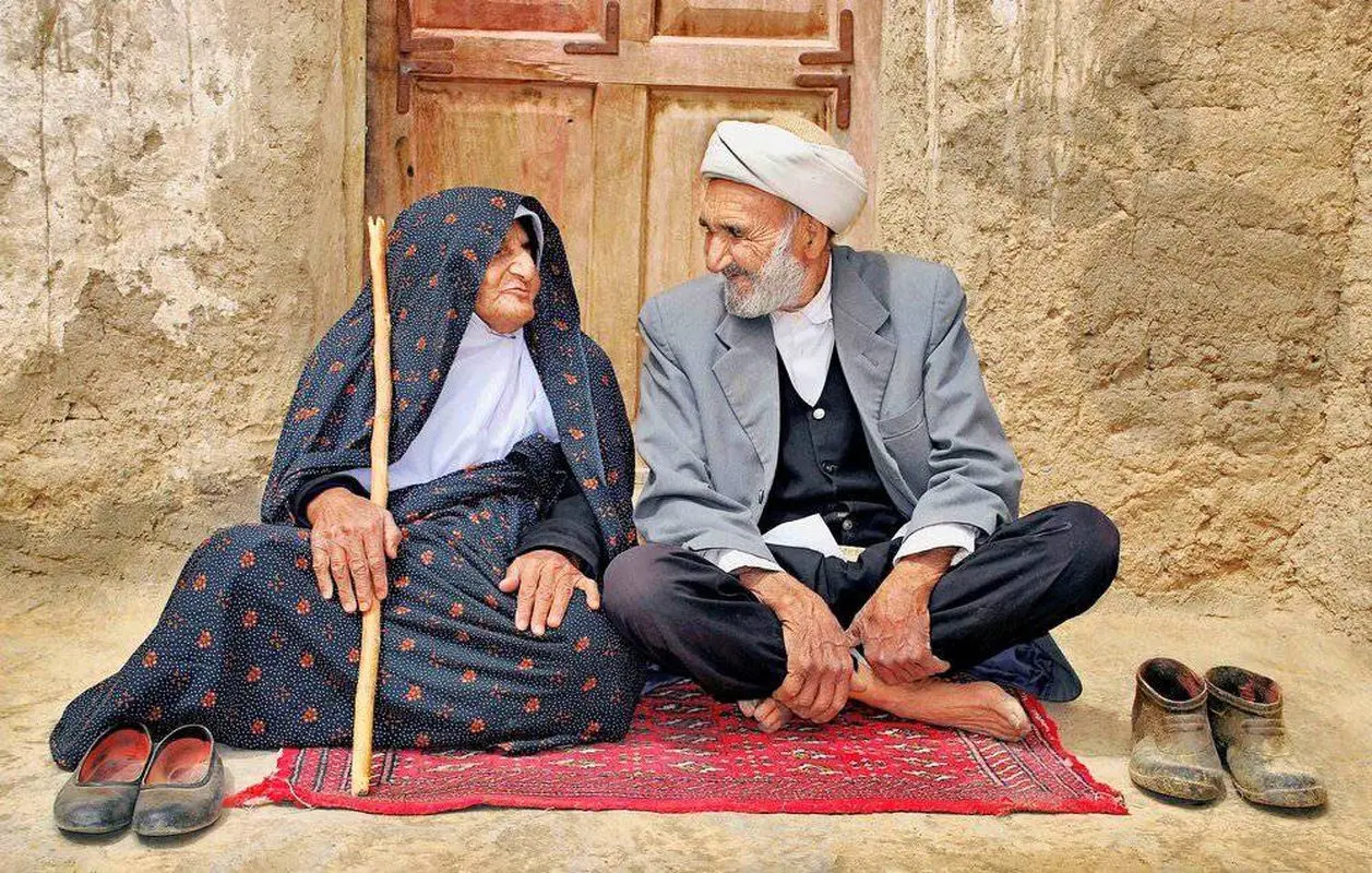 چه کنیم تا پدر و مادرمان بیشتر عمر کنند؟