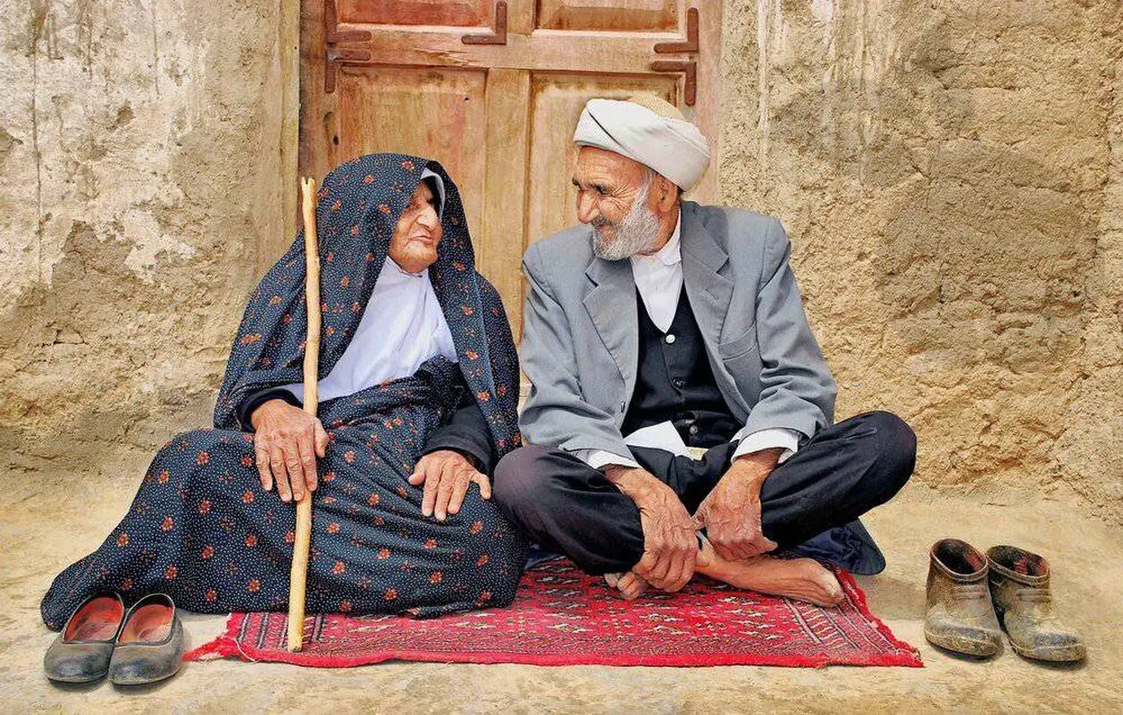 چه کنیم تا پدر و مادرمان بیشتر عمر کنند؟
